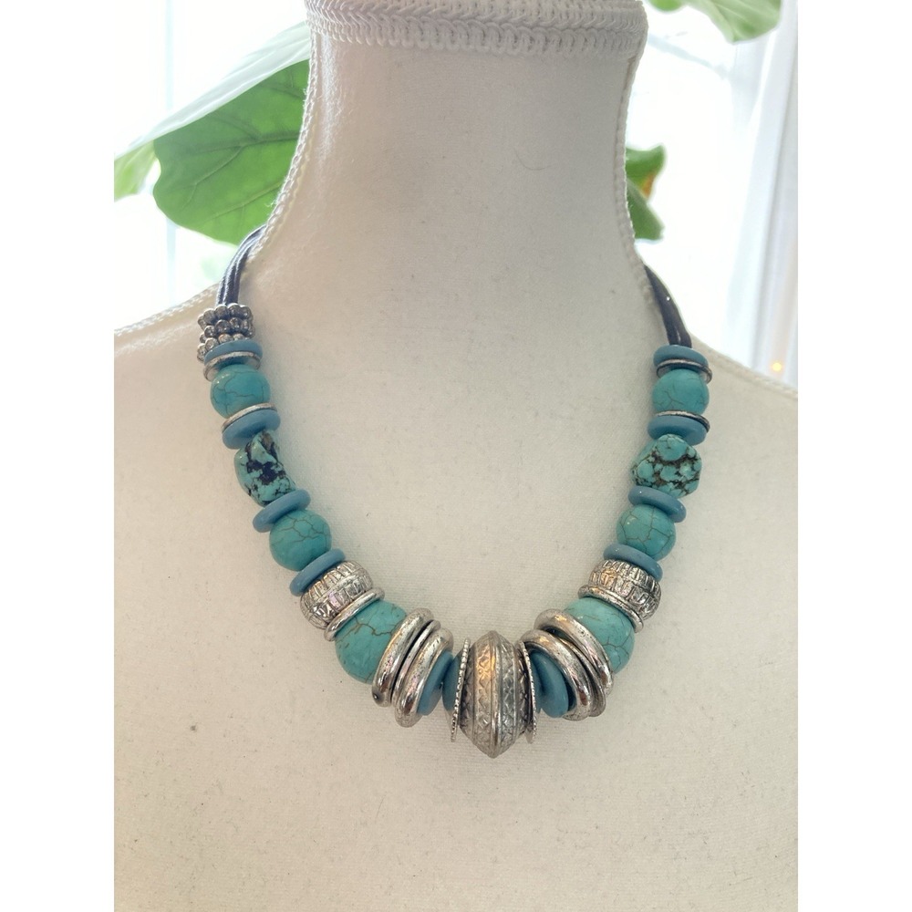 Erica Lyons Faux Turquoise Howlite Bead Necklace Silver Tones‎ Statement Cord